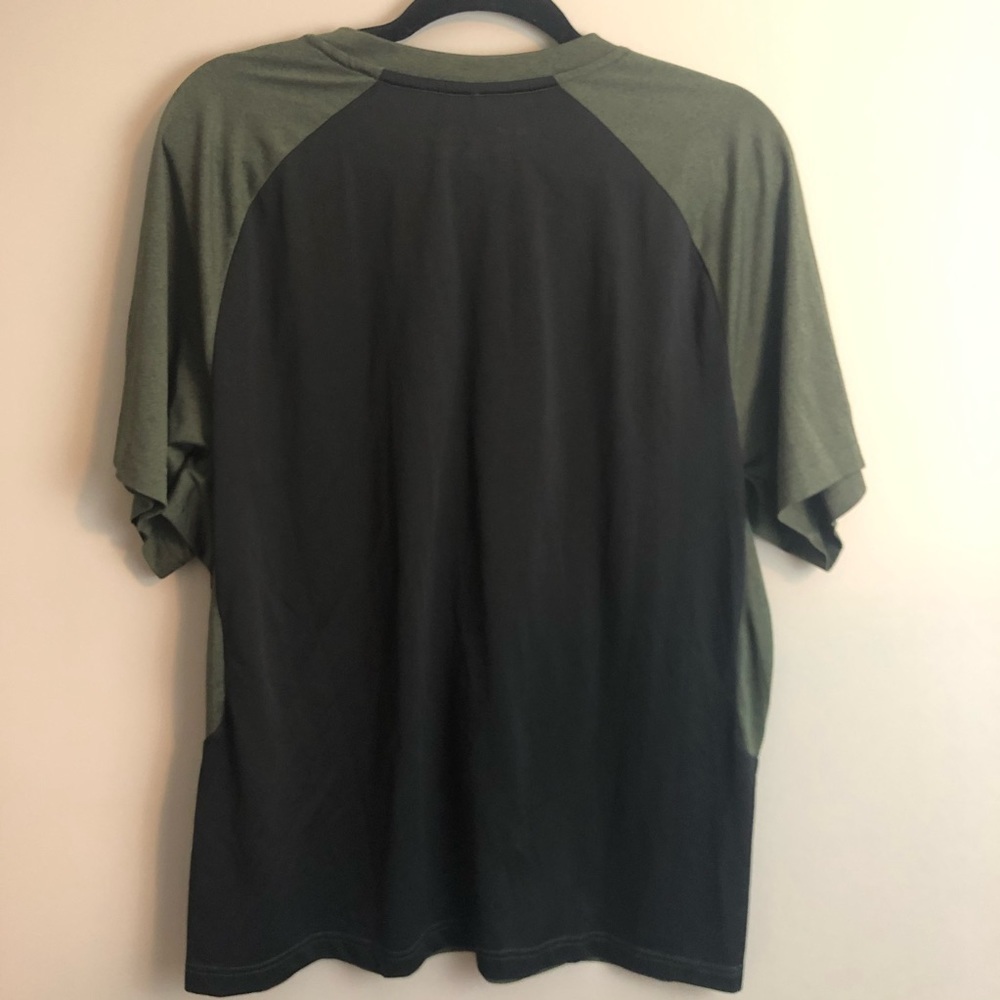 Reebok T Shirt - Picture 3 of 3
